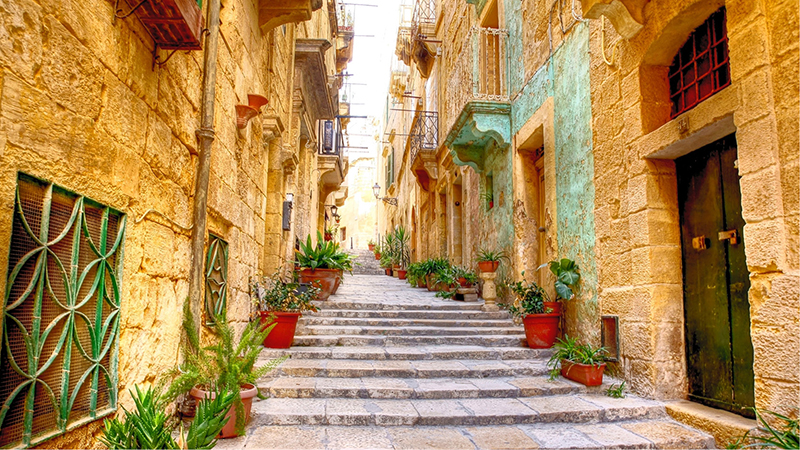 Gamla gator i Valletta på Malta.
